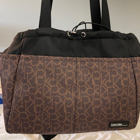 Brand new Calvin Klein Handbag👜🔥 - Picture 2 of 6